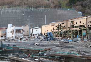津波で被害にあった釜石港近くの倉庫